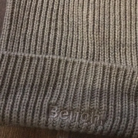 2 toques - Picture 2 of 4